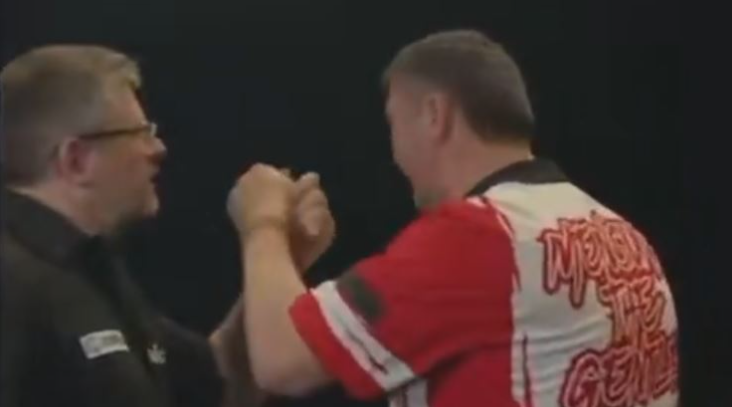 VIDEO: Bemerkenswertes Armdrücken-Duell zwischen Wade und Suljovic