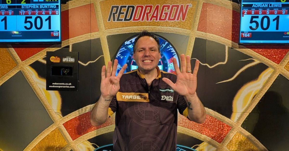 VIDEO: „Jackpot“ ist zurück – Adrian Lewis wirft 9-Darter bei Exhibition in Stevenage