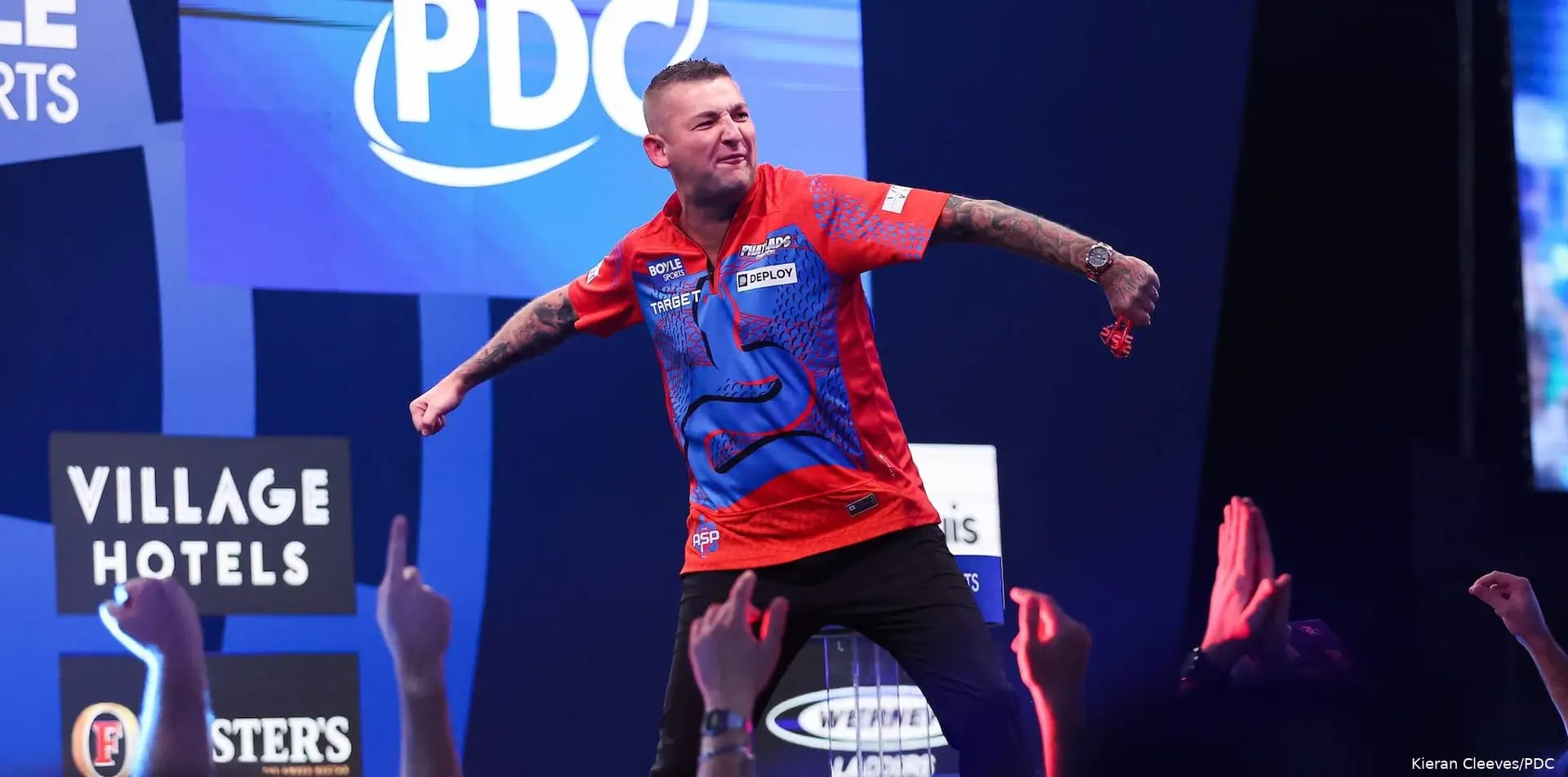 Aspinall wirft 96,27 für das Viertelfinale – heute spielen Humphries, Wade und van Veen um die letzten Plätze