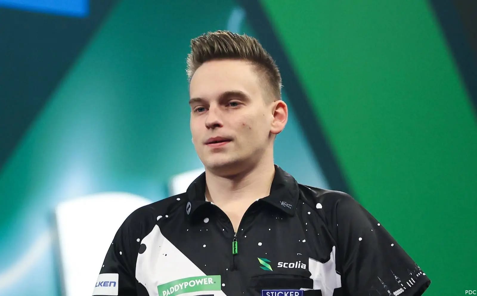 Dobey gewinnt PC 32 – Pietreczko im Viertelfinale, drei Neun-Darter an einem Tag